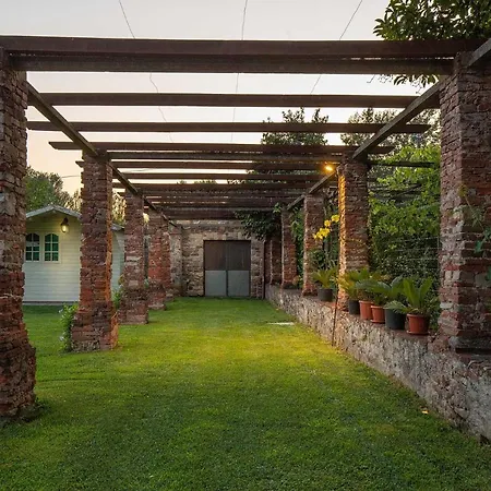 Villa Honeymoon Leonor Lucca